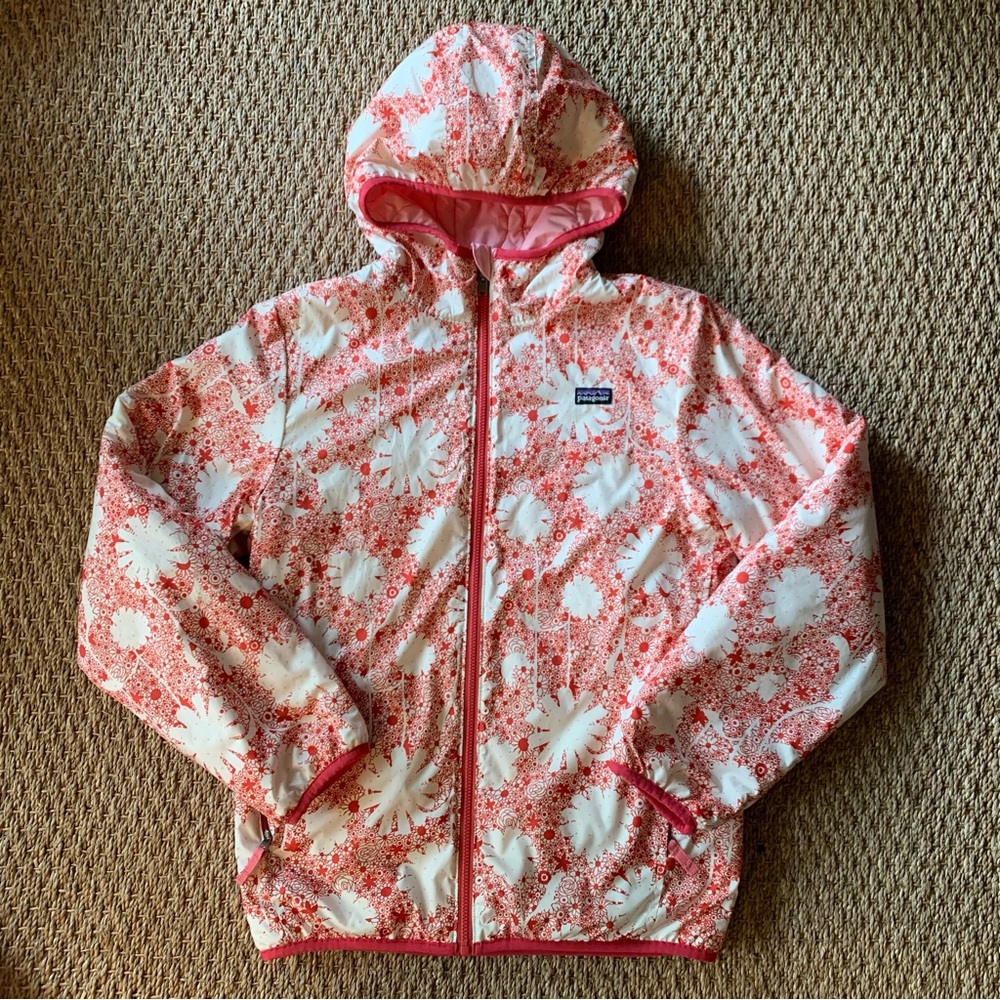 Patagonia // Girls Reversible Puff Ball Jacket - Pink with Flowers - XXL (16-18)